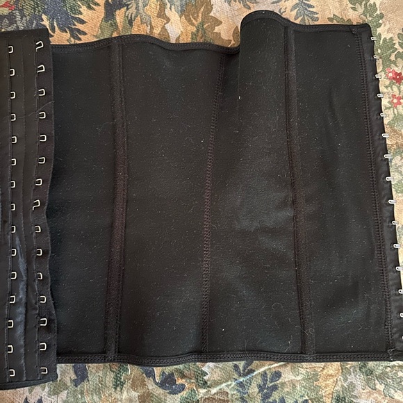 Leopard Corset - Picture 2 of 4